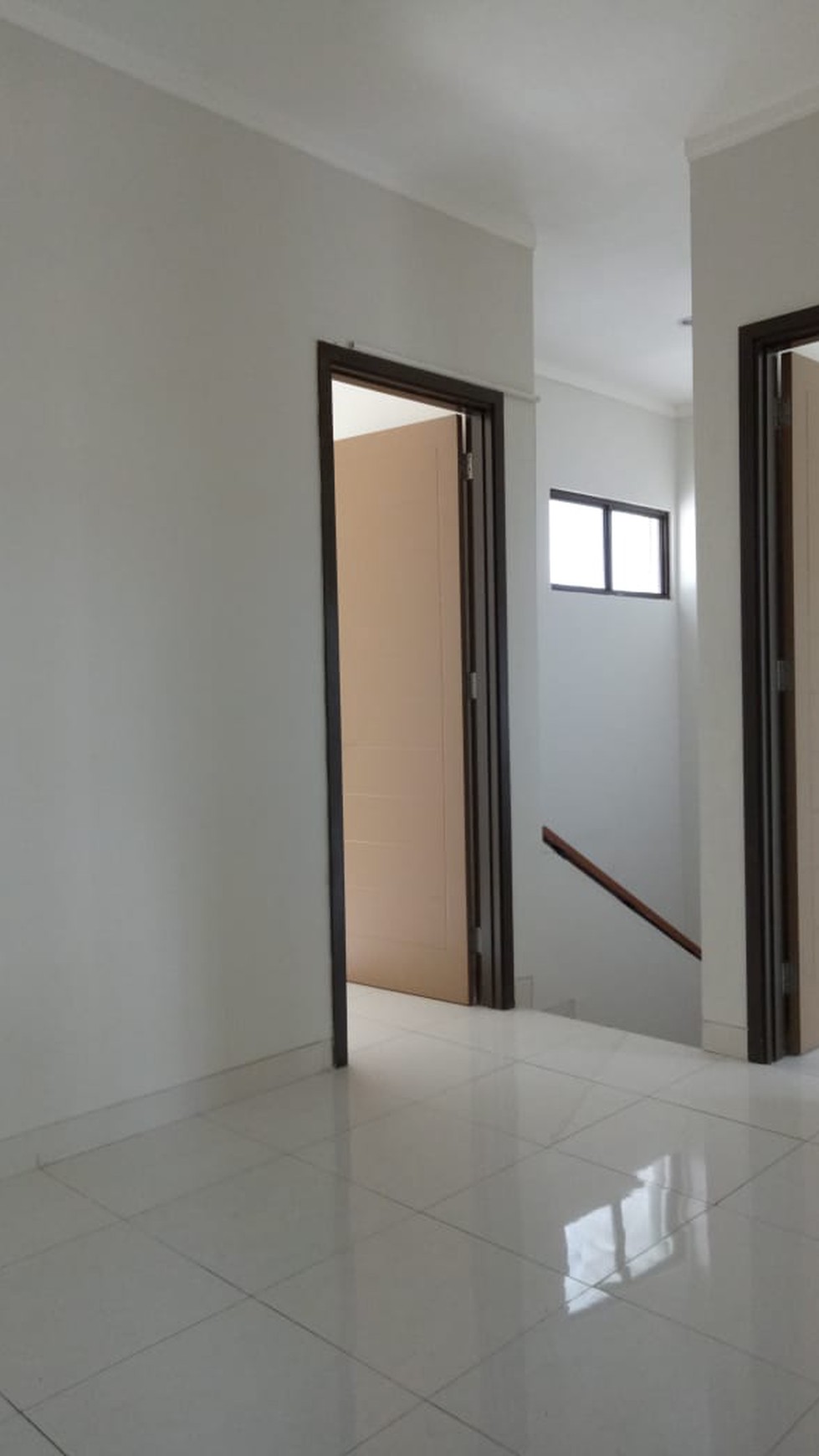 Rumah Asri, depan taman, di cluster exclusif, Siap Huni,  di Bintaro 9