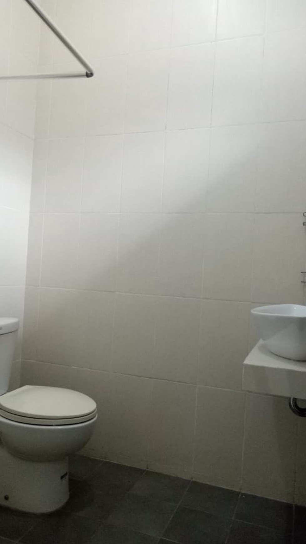 Rumah Asri, depan taman, di cluster exclusif, Siap Huni,  di Bintaro 9