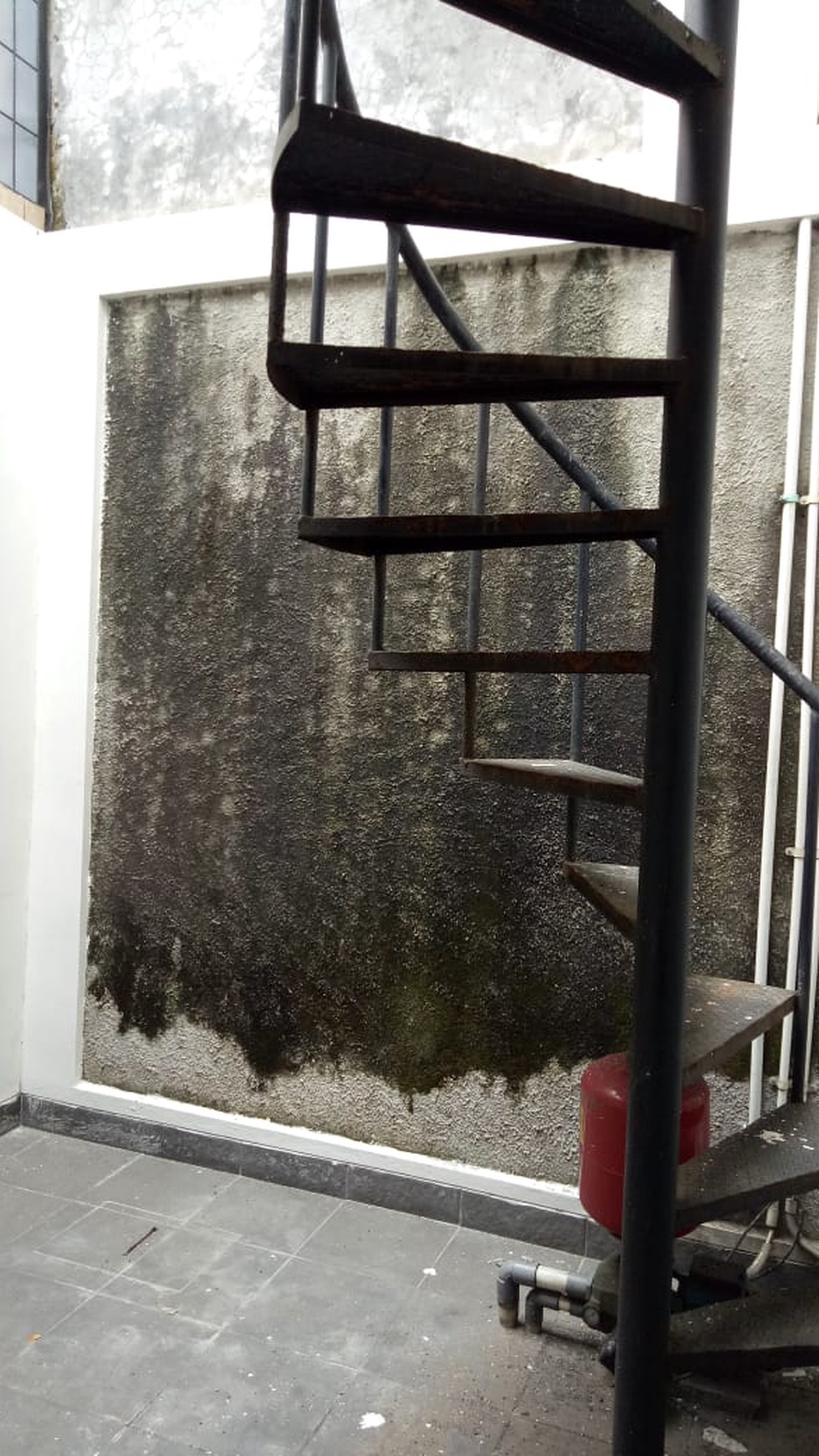 Rumah Asri, depan taman, di cluster exclusif, Siap Huni,  di Bintaro 9