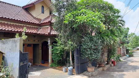 Rumah di Pejaten Barat, Pasar Minggu, Jakarta Selatan, Lokasi Strategis, Hadap Utara, SHM