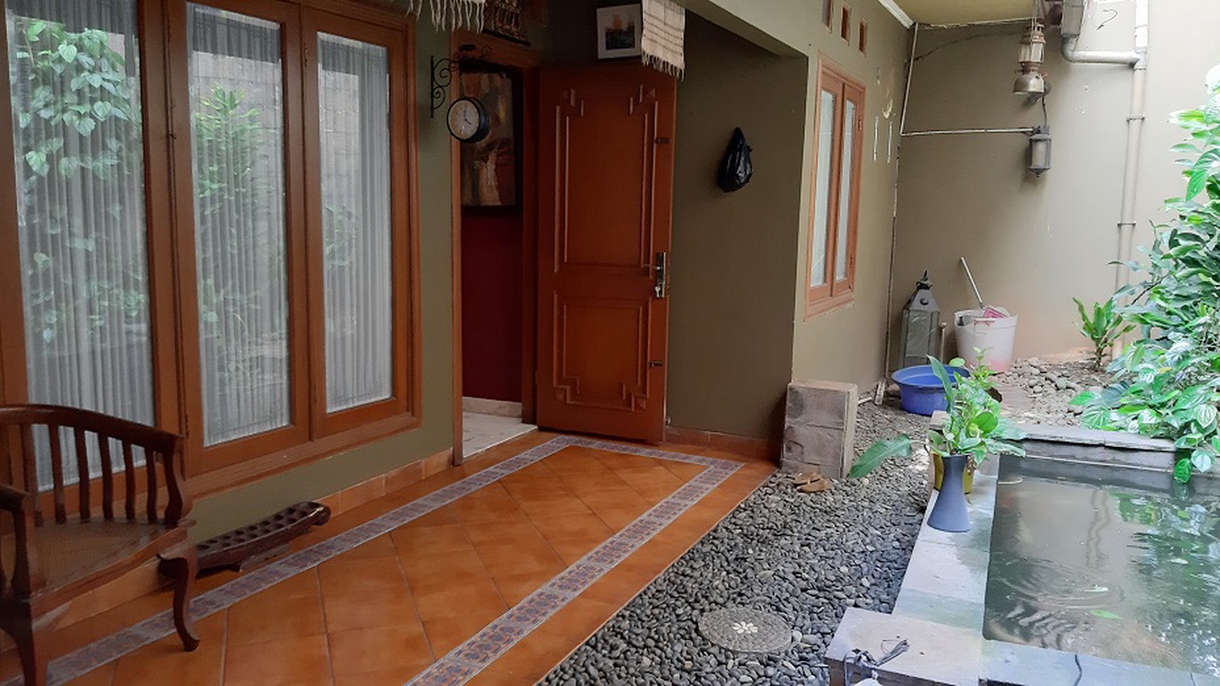 Rumah di Pejaten Barat, Pasar Minggu, Jakarta Selatan, Lokasi Strategis, Hadap Utara, SHM
