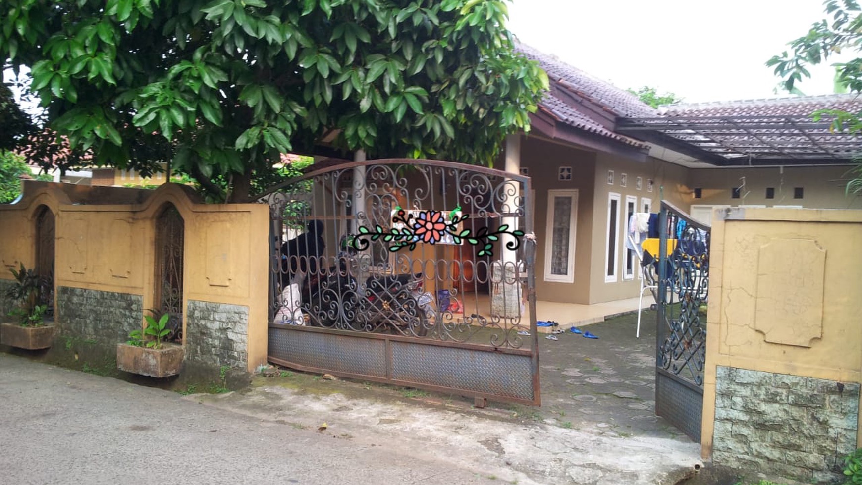 Rumah nyaman dan asri di lingkungan perkampungan Mustikajaya, Bekasi