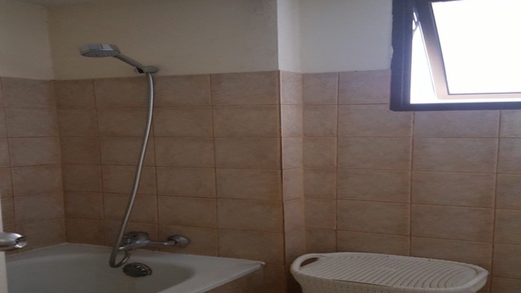 Apartement Taman Rasuna 1BR Bagus Dijual Cepat