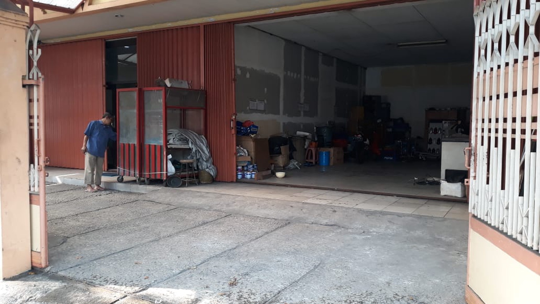 For Rent - Ruko 3 lantai di Tomang