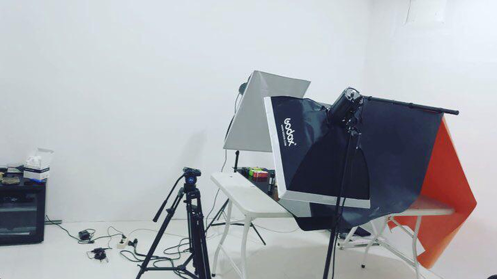 RUMAH LUAS, COCOK UNTUK TEMPAT TINGGAL/KANTOR, KADIREJO, SLEMAN.