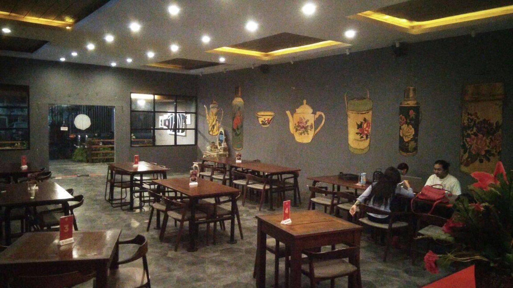 TEMPAT USAHA, DILOKASI STRAETGIS, JL RAJAWALI RAYA, CONDONGCATUR.