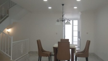 Rumah Cantik Siap Huni Di Kawasan Jakarta Selatan