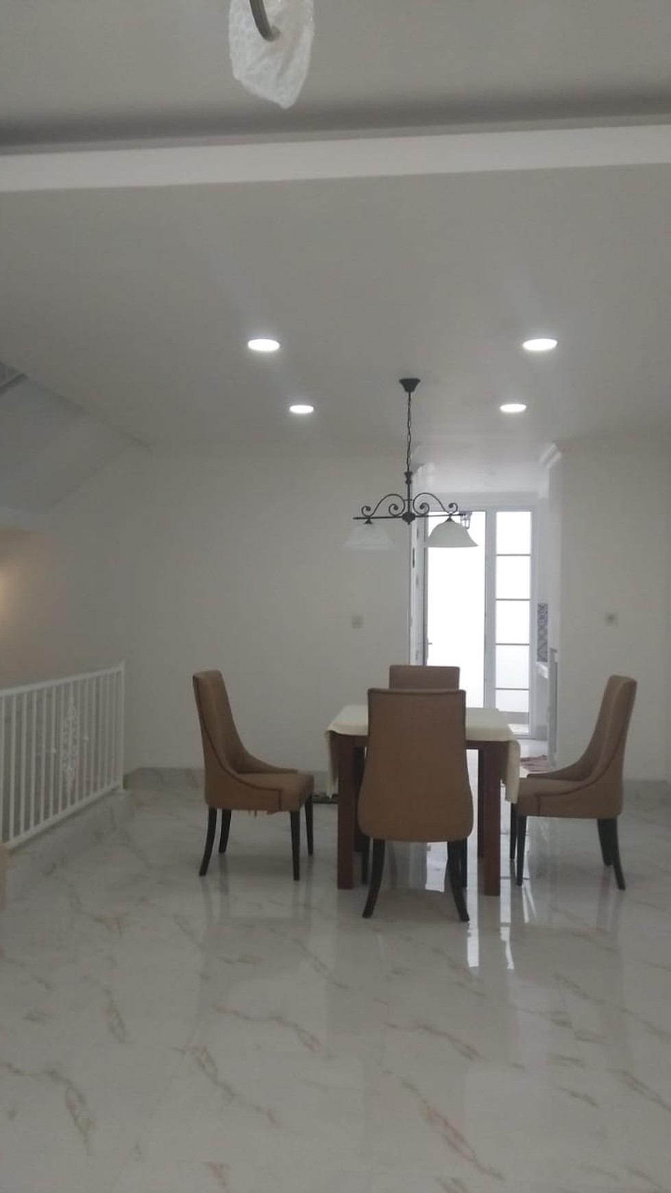 Rumah Cantik Siap Huni Di Kawasan Jakarta Selatan