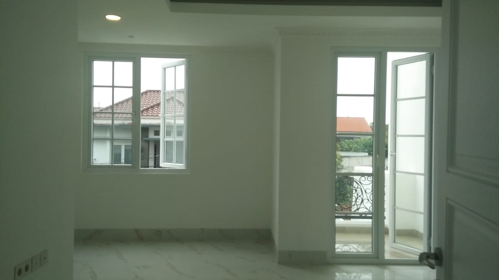 Rumah Cantik Siap Huni Di Kawasan Jakarta Selatan