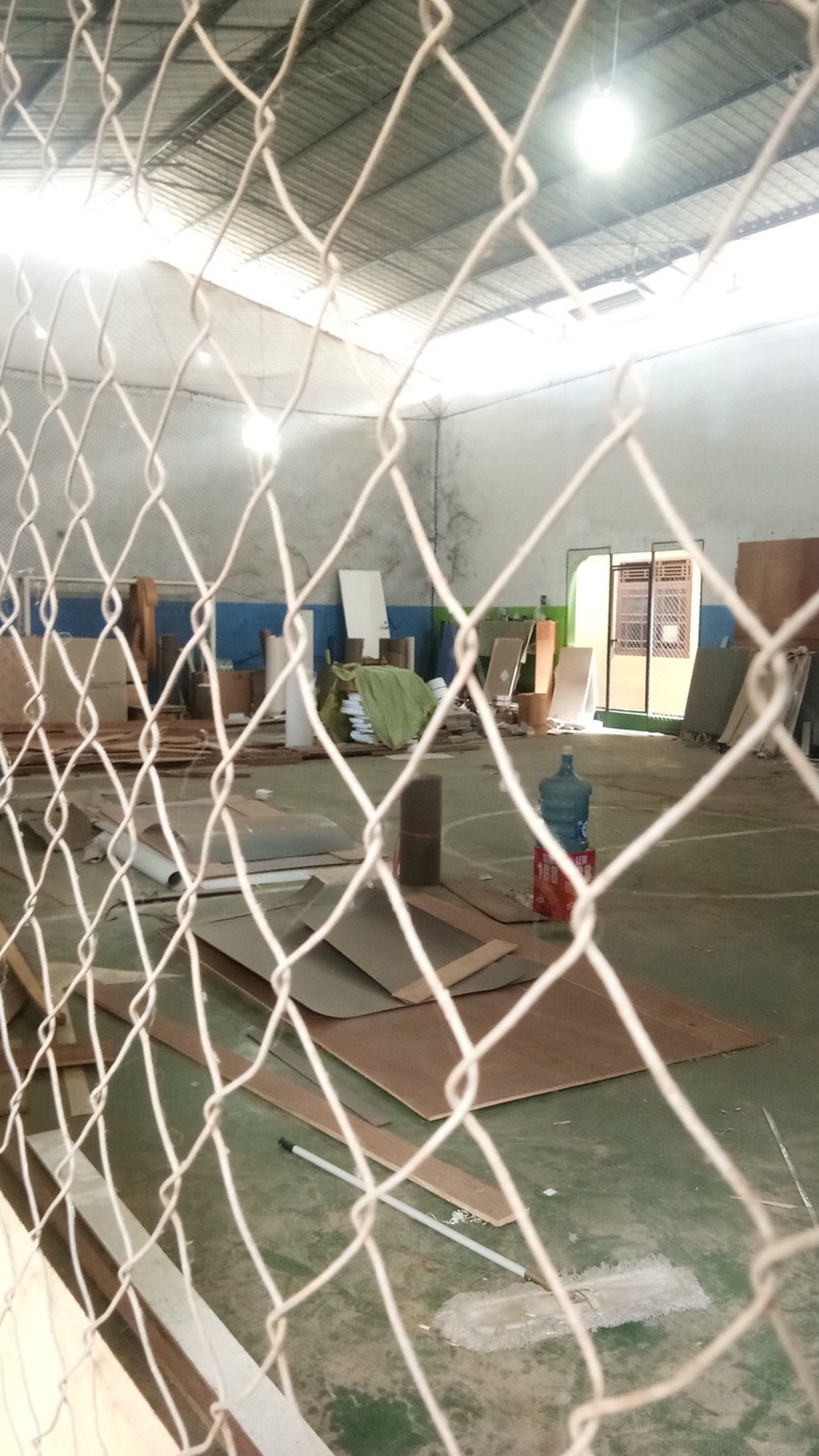 WORKSHOP, RUMAH DAN KONTRAKAN 4 UNIT. TANAH 800 M2 PINGGIR JALAN RAYA DIJUAL CEPAT#IK