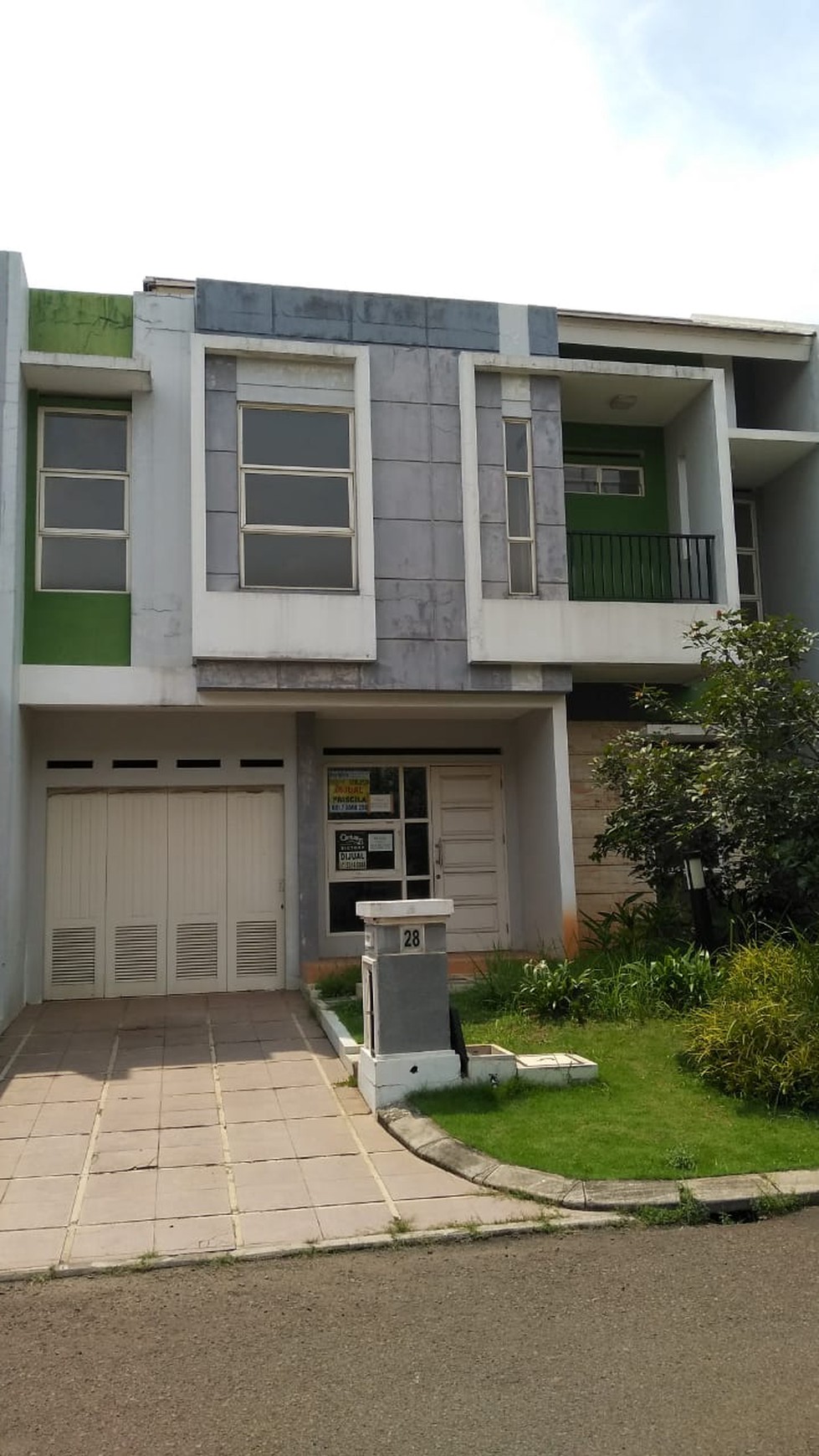 DIJUAL CEPAT RUMAH DALTON SUMMARECON DEPAN SWIMMING POOL