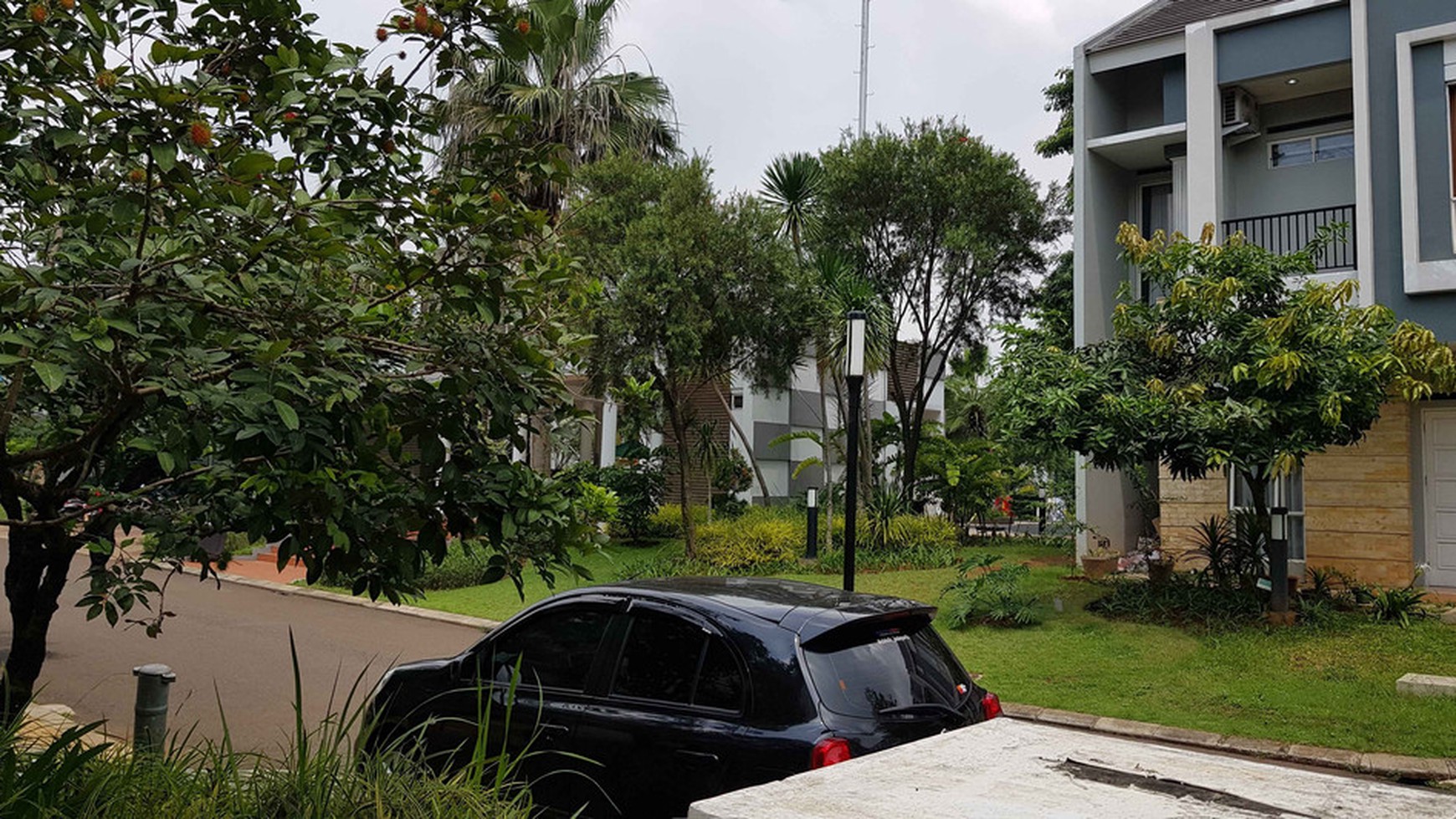 DIJUAL CEPAT RUMAH DALTON SUMMARECON DEPAN SWIMMING POOL