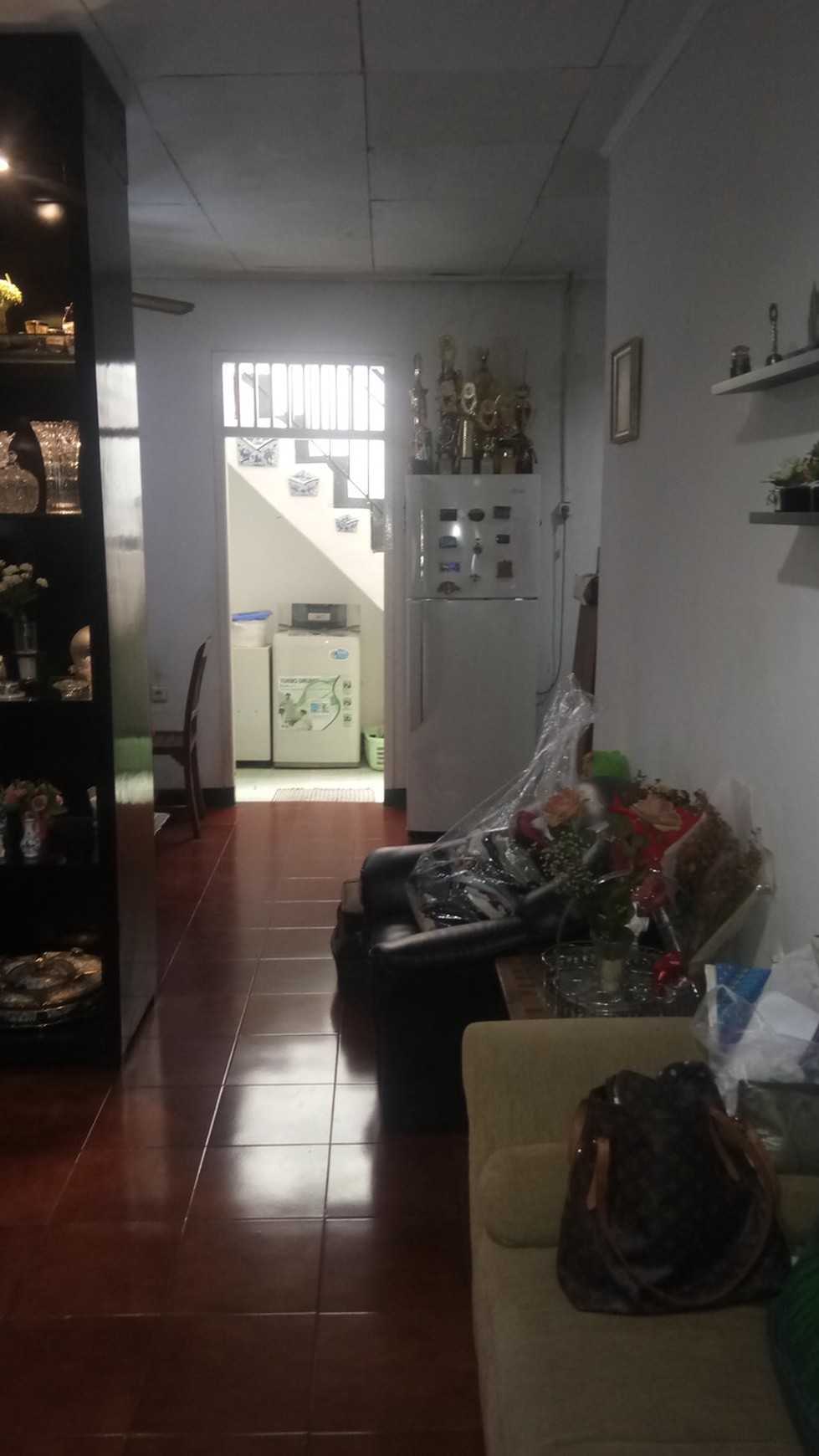 RUMAH NYAMAN TINGGAL MODEL LAMA PONDOK RANJI HANYA 1,8 M
