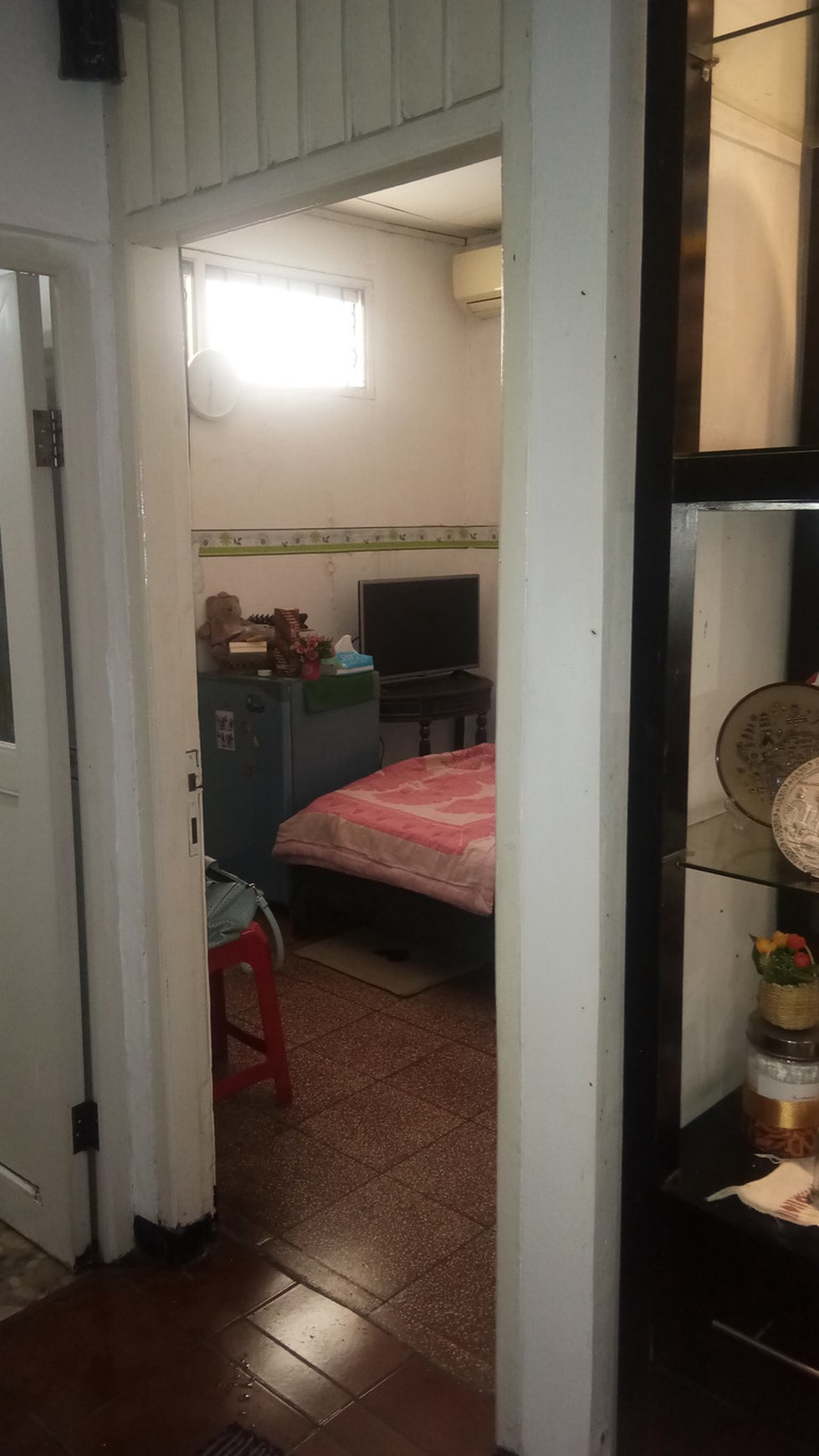RUMAH NYAMAN TINGGAL MODEL LAMA PONDOK RANJI HANYA 1,8 M