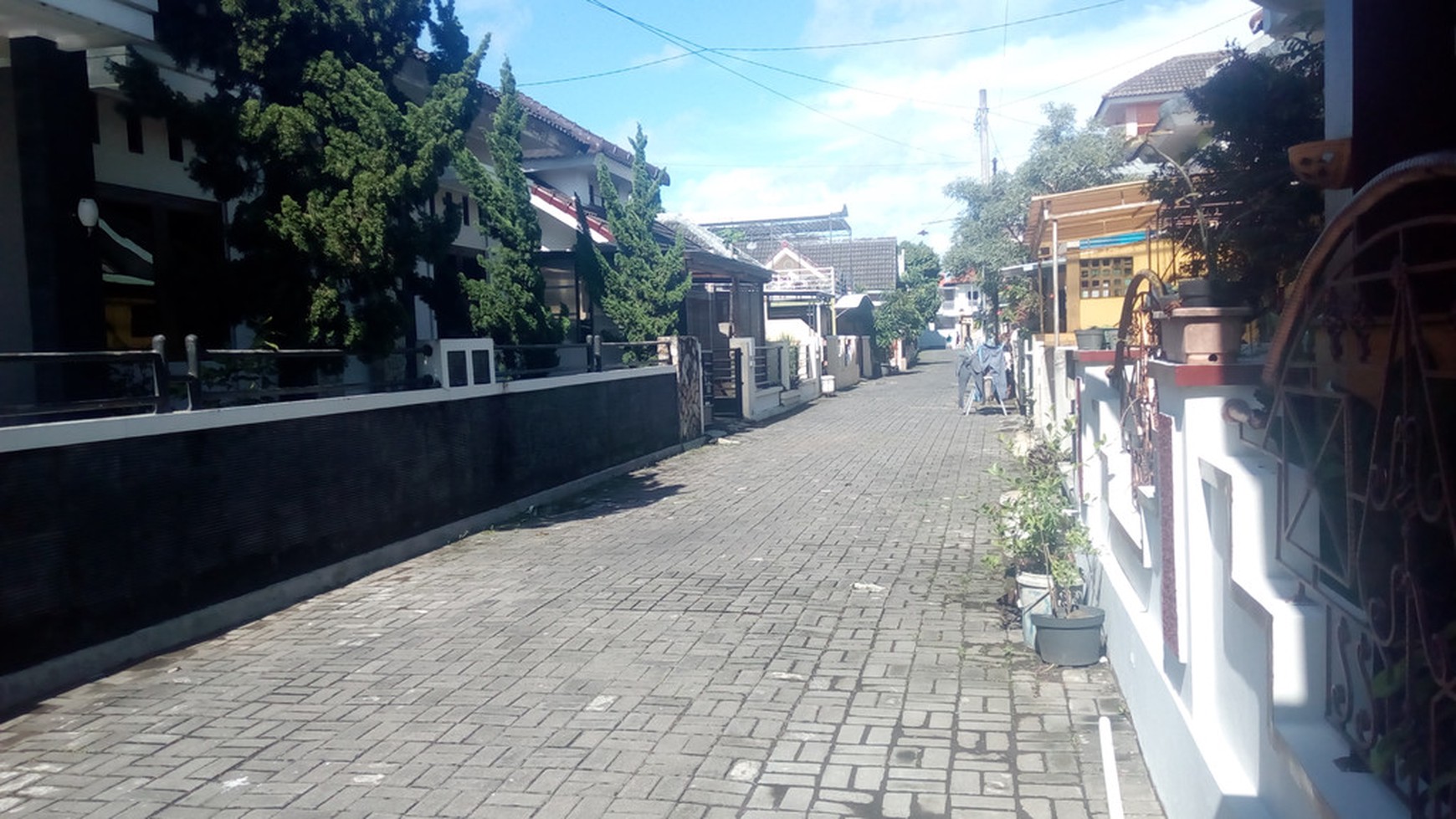 RUMAH MEWAH, COCOK UNTUK KELUARGA/KOST, DALAM PERUMAHAN AYODYA.