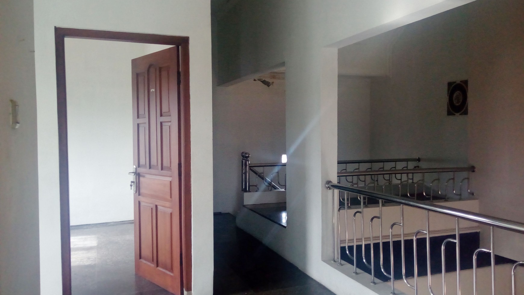 RUMAH MEWAH, COCOK UNTUK KELUARGA/KOST, DALAM PERUMAHAN AYODYA.