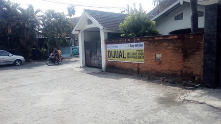 RUMAH TINGGAL DI MUTIHAN, LAWEYAN, SURAKARTA