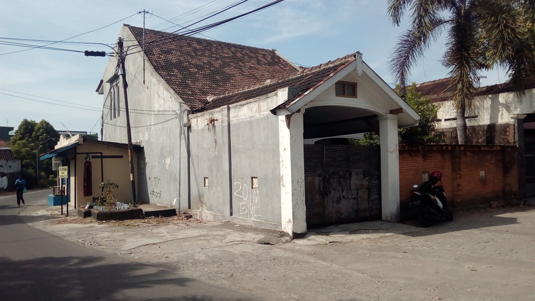 RUMAH TINGGAL DI MUTIHAN, LAWEYAN, SURAKARTA