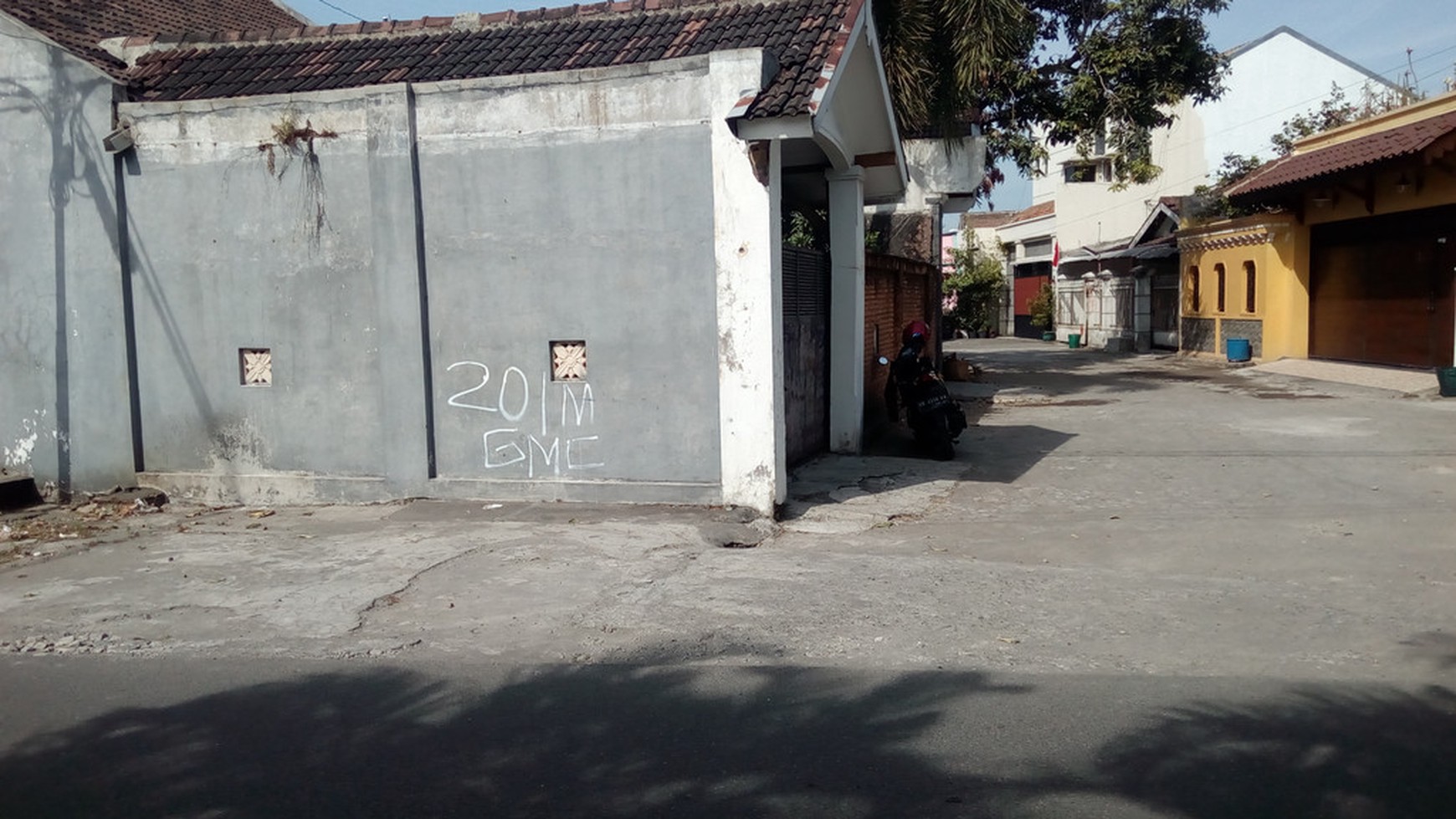 RUMAH TINGGAL DI MUTIHAN, LAWEYAN, SURAKARTA