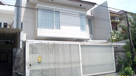 Rumah Baru 2 Lantai, Minimalis, Row Jalan depan Lebar + Paving, Siap Huni
