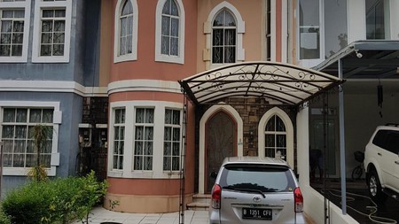 Rumah keluarga - JL. Camelot Lippo Karawaci Tangerang