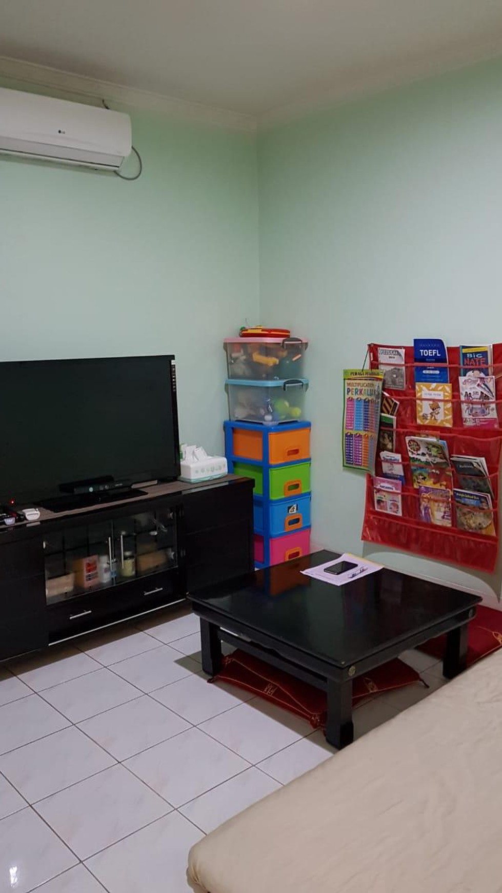 Rumah keluarga - JL. Camelot Lippo Karawaci Tangerang