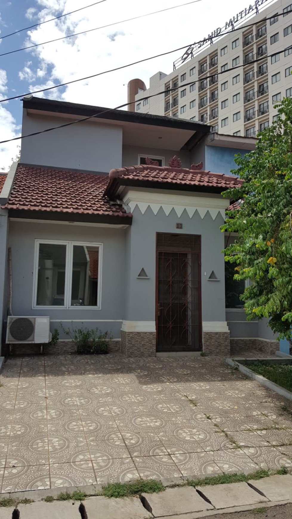 Rumah keluarga - JL. Ubud Timur 1 Lippo Karawaci Tangerang