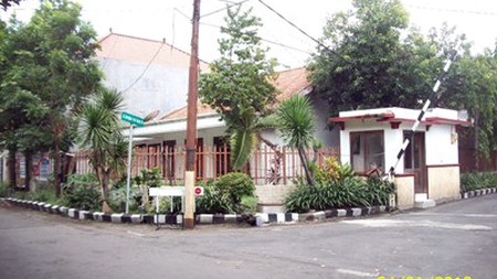 Jual Rumah 1 Lantai, Bagus + Terawat, Row Jalan depan Lebar + Paving, Hoek, Siap Huni