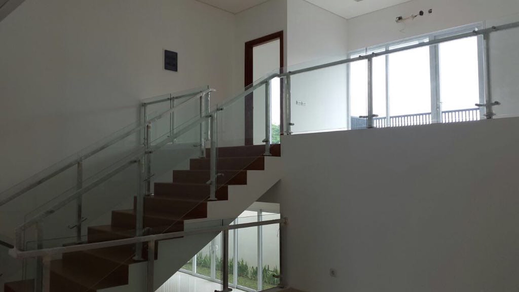 Rumah Mewah, Baru siap huni  di Delatinos