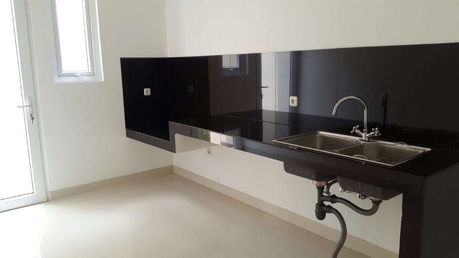 Rumah Mewah, Baru siap huni  di Delatinos