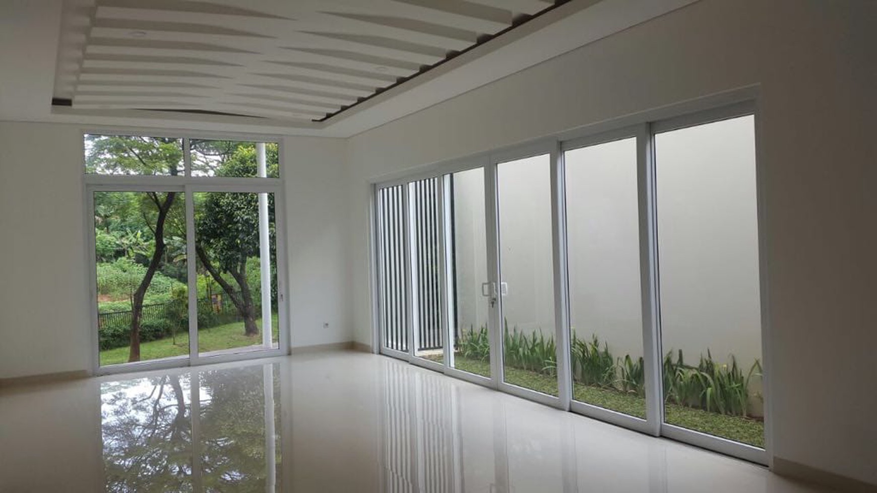 Rumah Mewah, Baru siap huni  di Delatinos