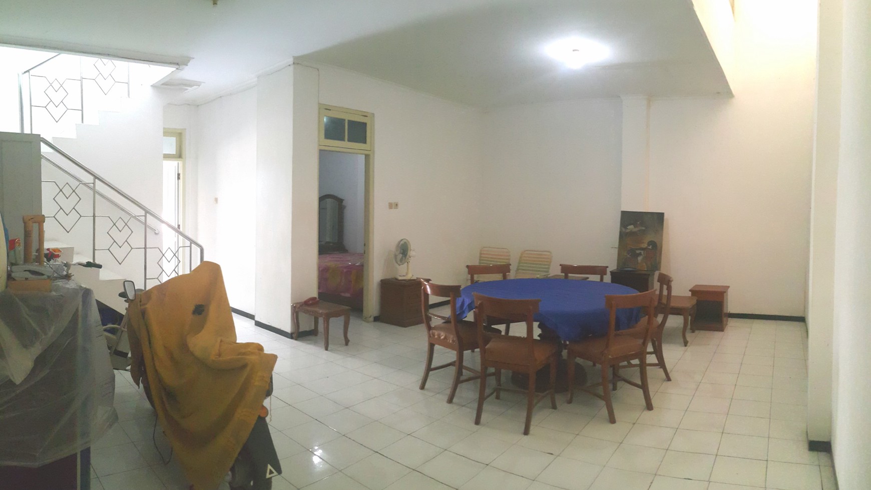 RUMAH MEWAH, COCOK UNTUK KELUARGA BESAR, DALAM PERUM, GODEAN