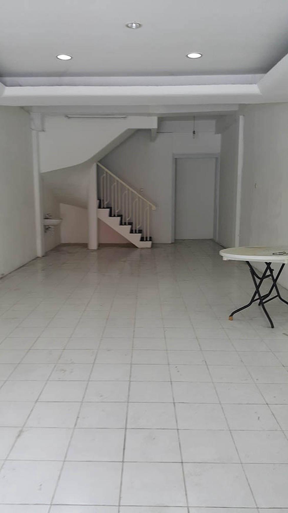 Ruko di Sewa Boulevard Raya, Luas 77m2