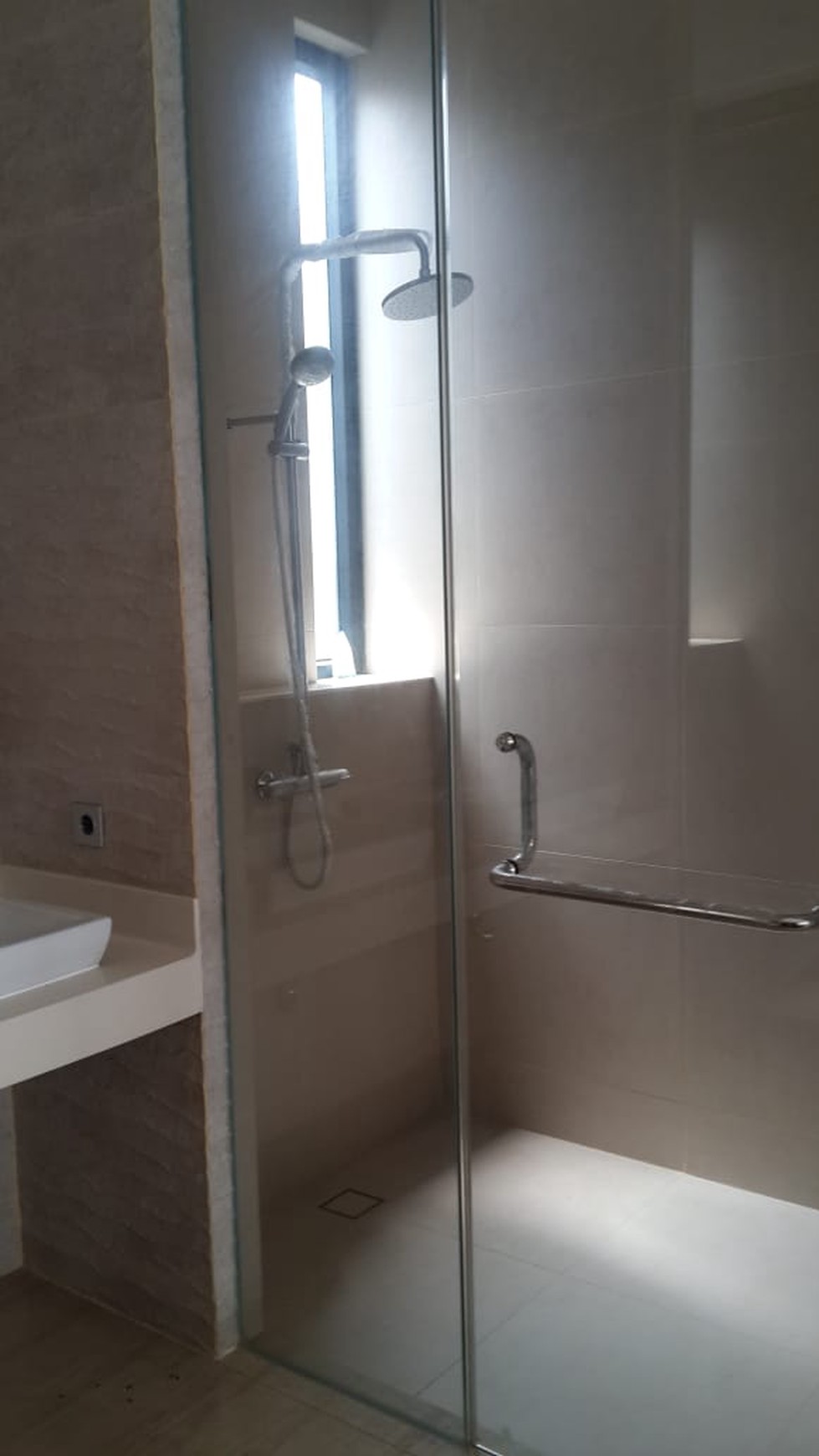 Rumah Mewah,dalam cluster,standar 2 lantai di Bintaro Jaya 7.