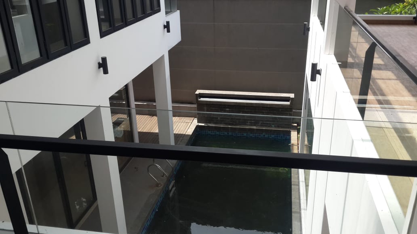 Rumah Mewah,dalam cluster,standar 2 lantai di Bintaro Jaya 7.