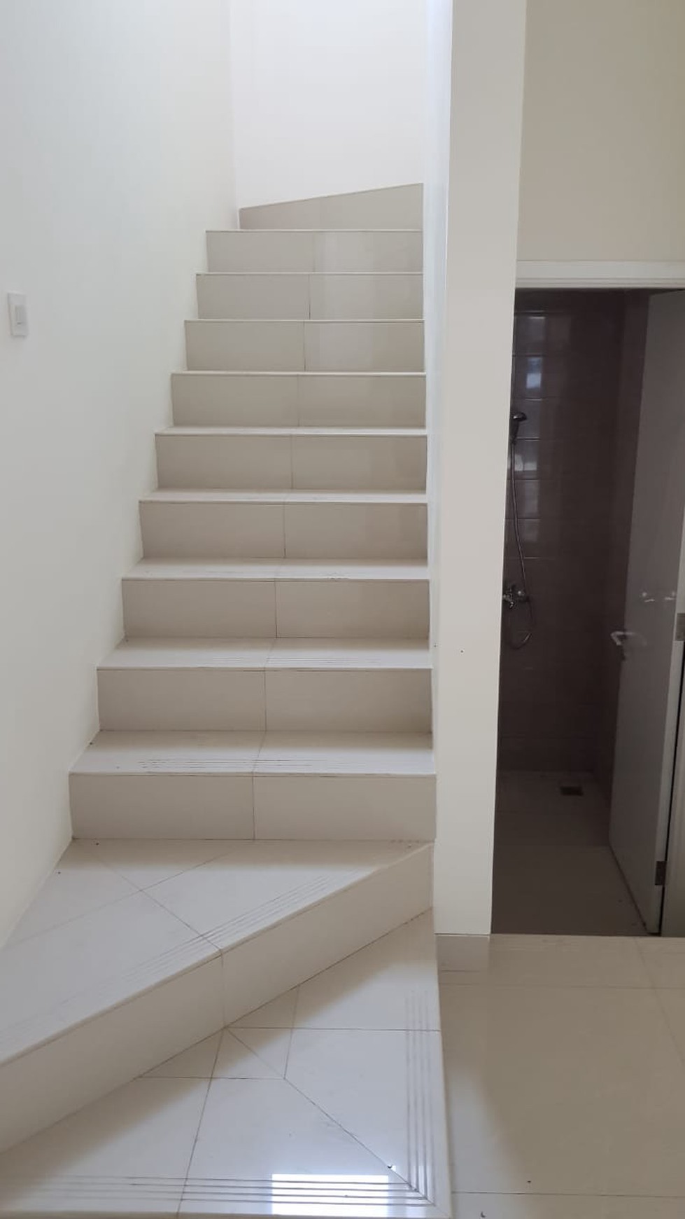 Rumah Nyaman dan Siap Huni di Kawasan Discovery Lumina, Bintaro