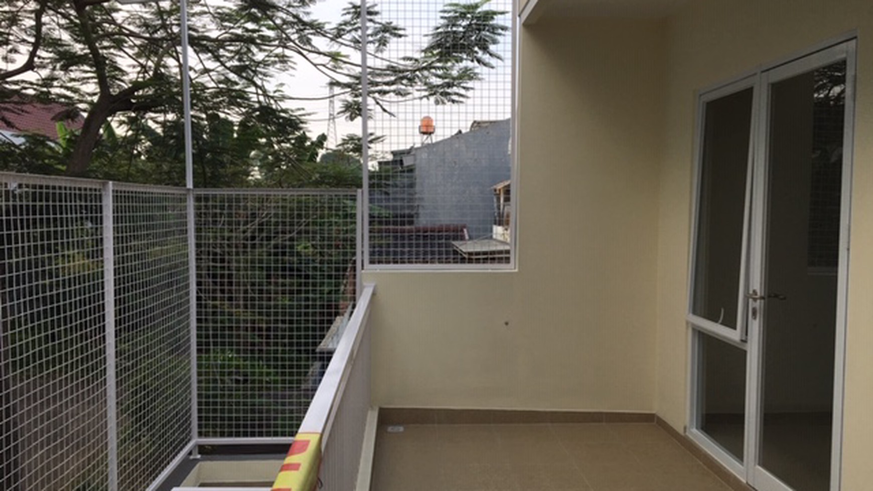 Di Jual New Britania JL. Liverpool - Lippo Karawaci Tangerang