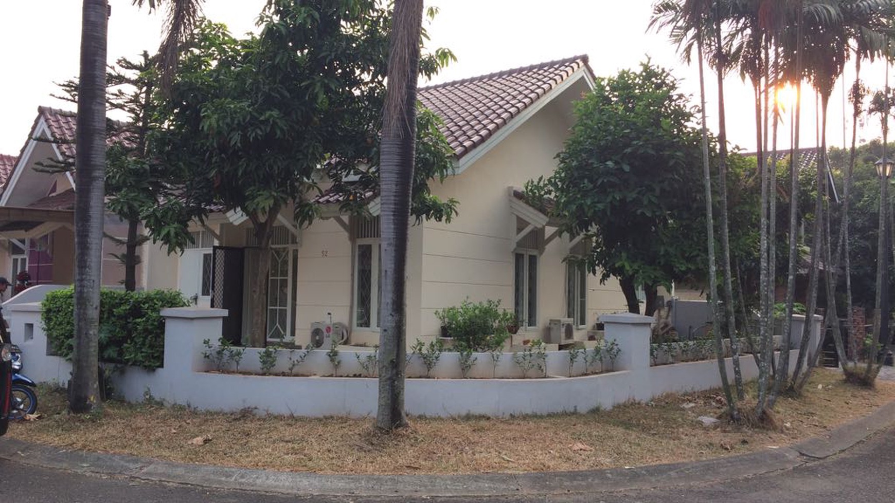 Di Sewakan Rumah Di Bromo JL. Gn. Tretes - Lippo Karawaci Tangerang