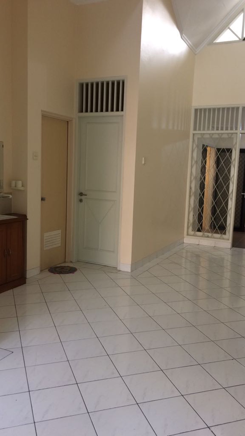 Di Sewakan Rumah Di Bromo JL. Gn. Tretes - Lippo Karawaci Tangerang