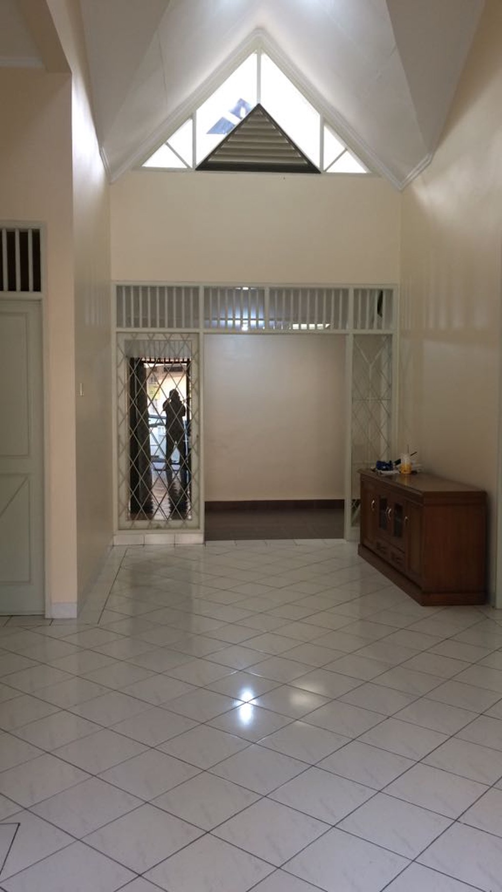 Di Sewakan Rumah Di Bromo JL. Gn. Tretes - Lippo Karawaci Tangerang