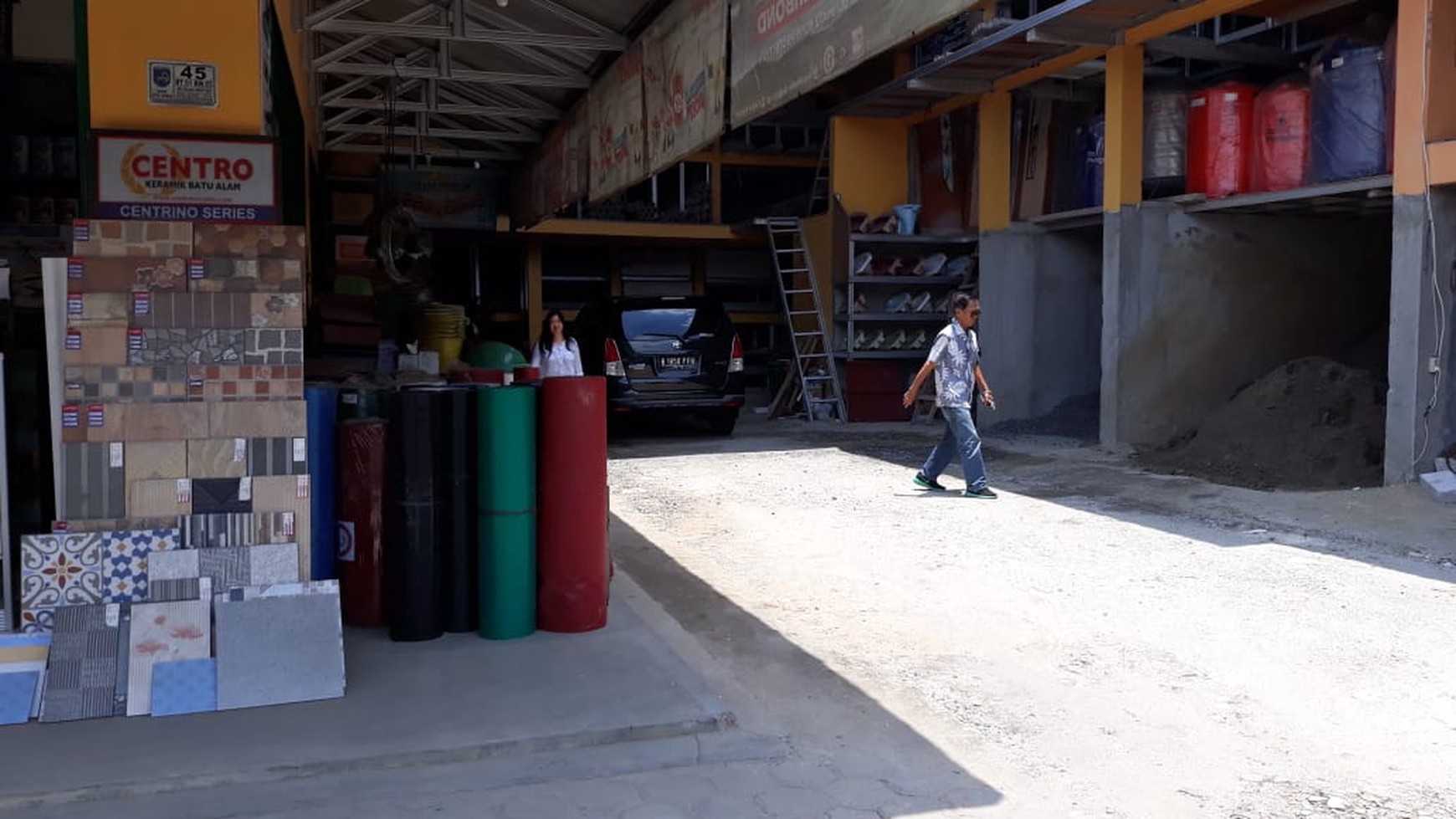 Toko Pinggir Jalan Raya Jual Hitung Tanah