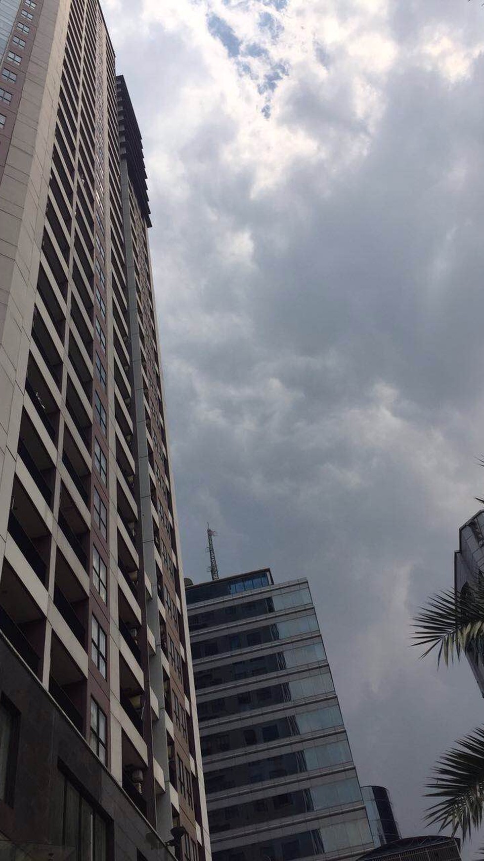 Dijual Cepat Apartemen Taman Sari Semanggi Luas 69m2 - 2BR - Total Renov
