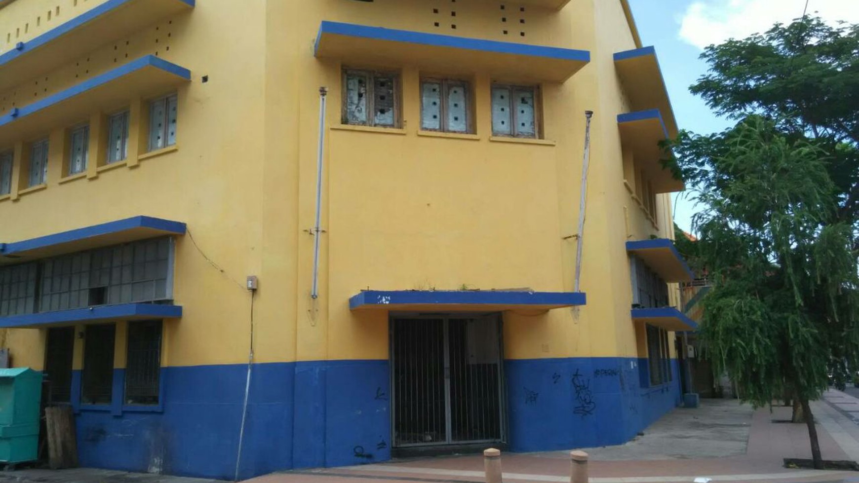 Gedung Surabaya Pusat lokasi strategis