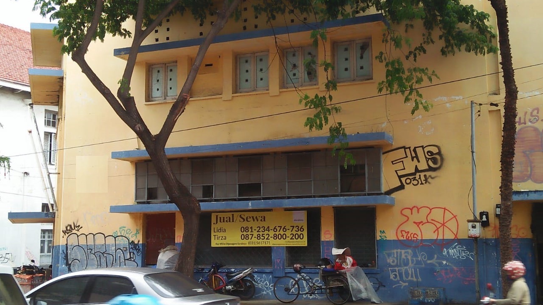 Gedung Surabaya Pusat lokasi strategis