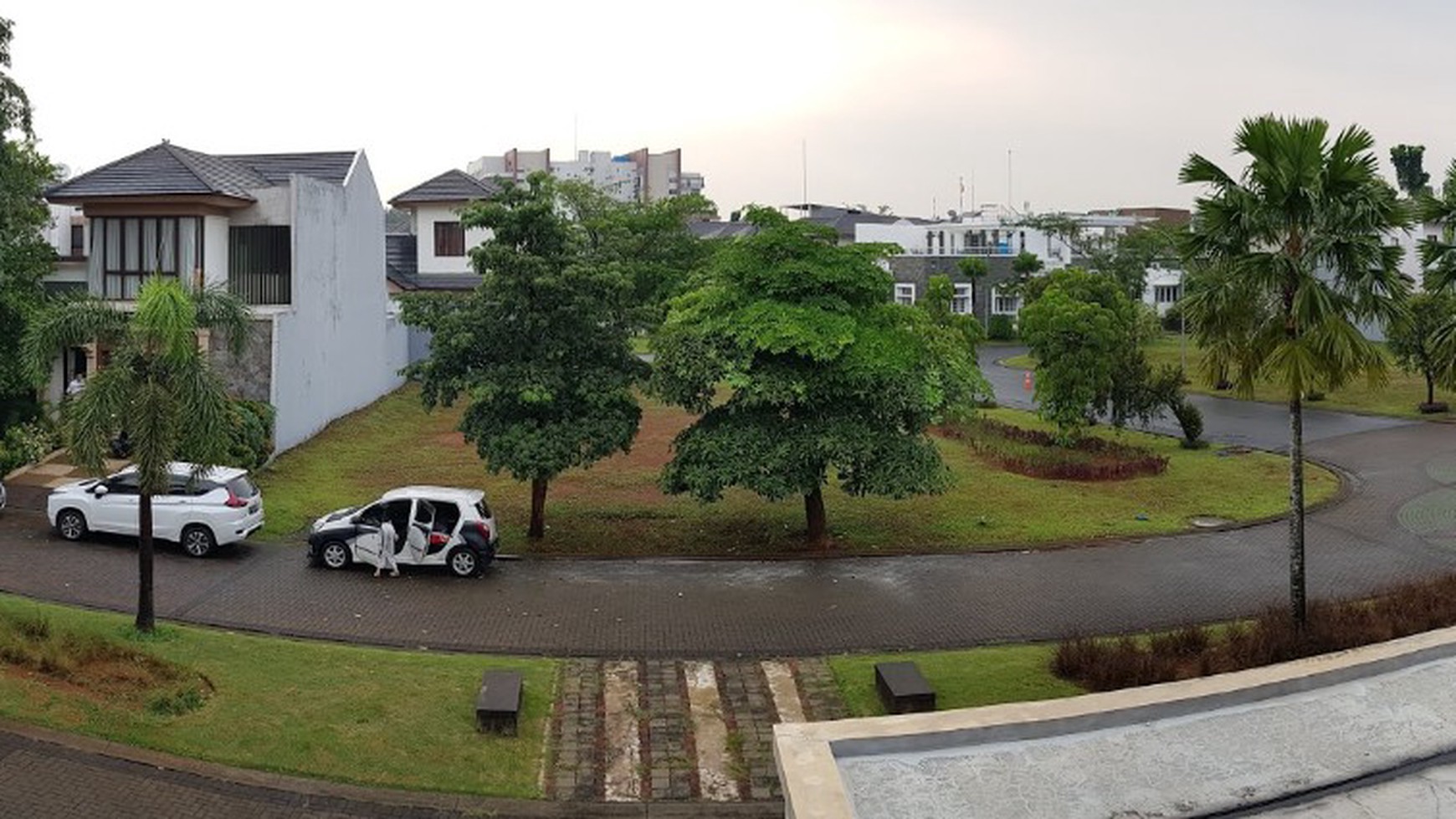 Rumah Bangunan Besar, dekat Atmajaya & AEON MALL