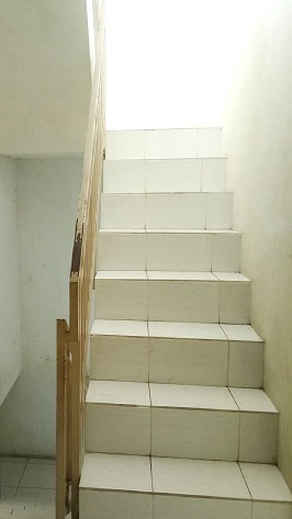 Rumah 2Lantai luas 100m, 40 Jt/Thn nego, MURAH!!!Jarang Ada
