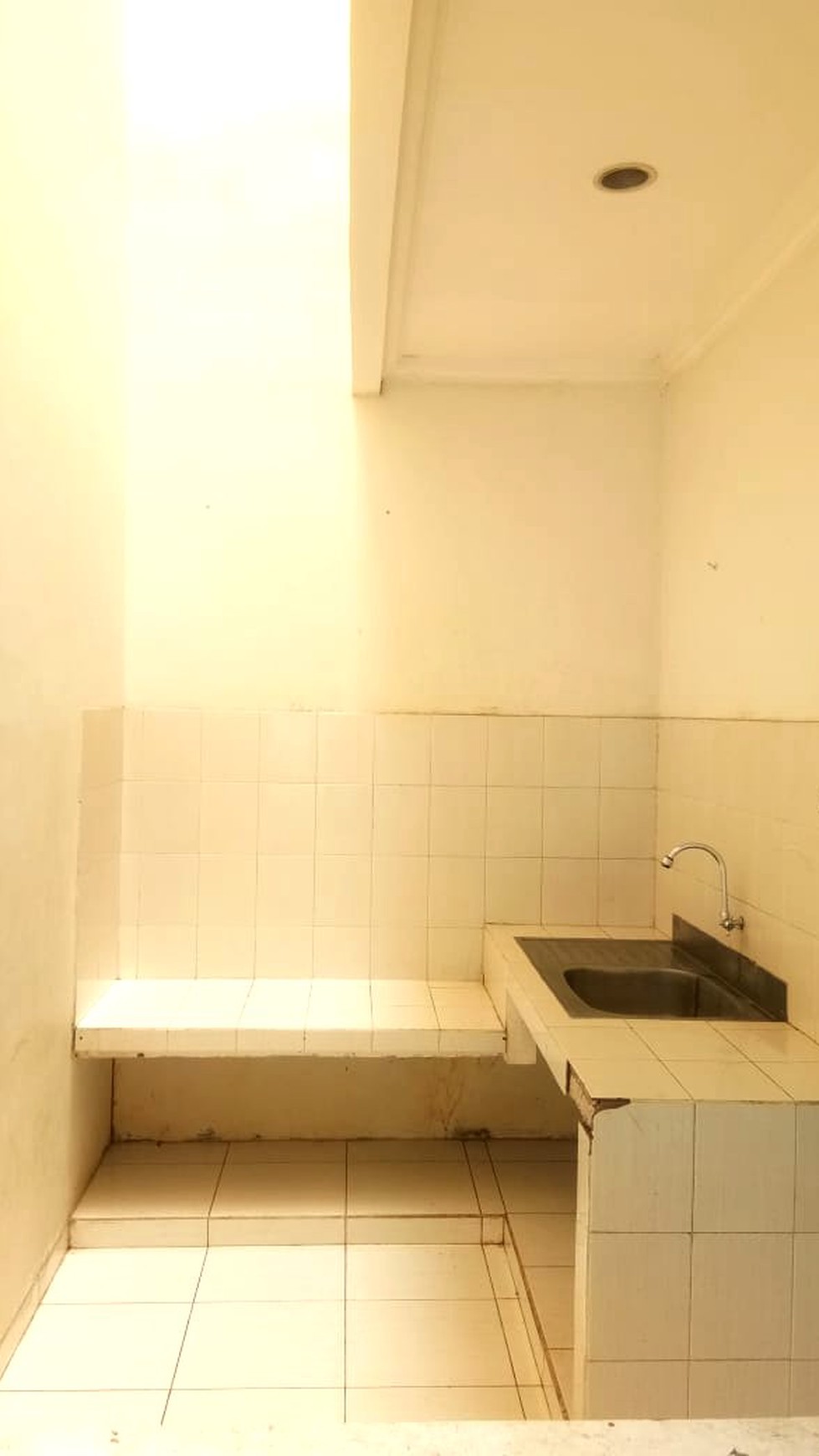 Rumah 2Lantai luas 100m, 40 Jt/Thn nego, MURAH!!!Jarang Ada