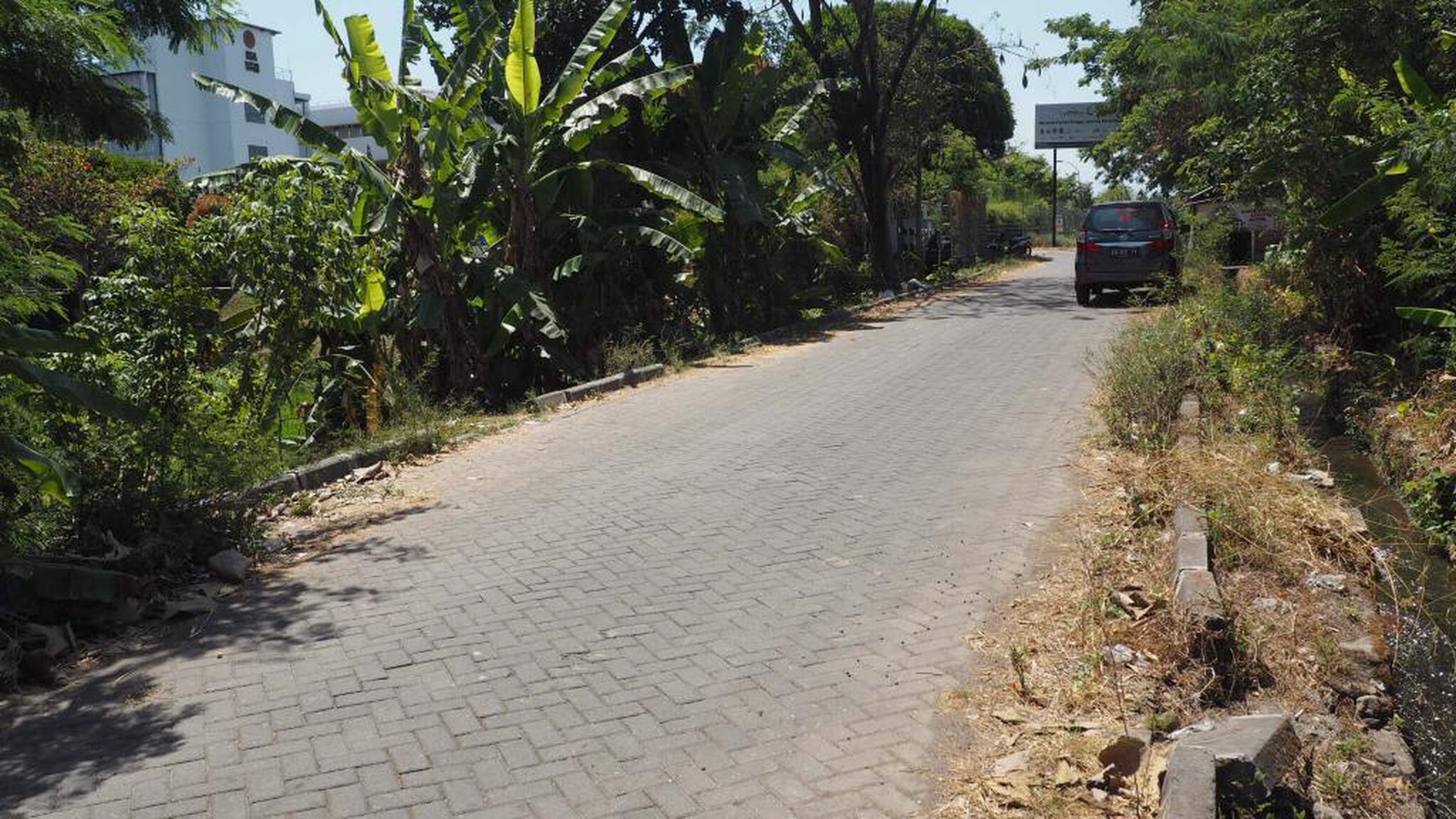 TANAH DENGAN LUAS 3830, BELAKANG RSU UGM DI KRONGGAHAN, GAMPING, SLEMAN.