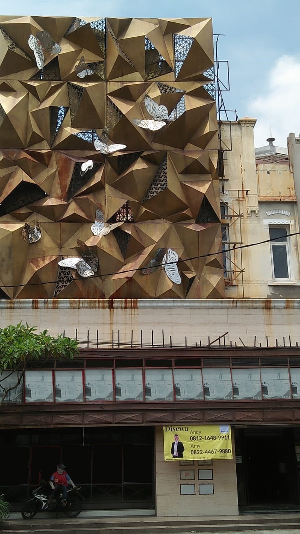 Ruko 3 lantai Pahlawan