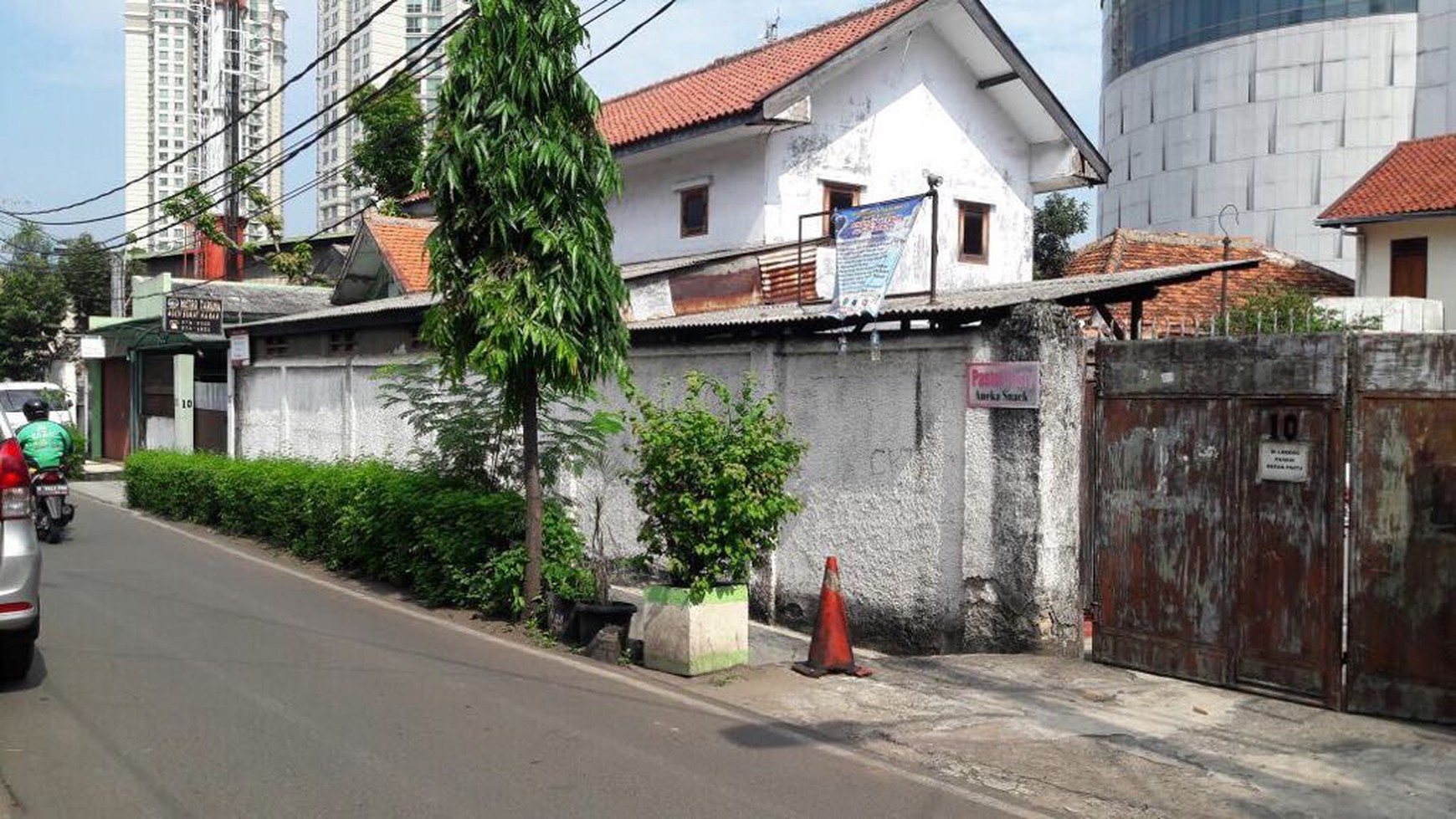 Dijual Rumah Hitung Tanah di Area Strategis dan Kawasan Komersil @Karet, Jakarta Pusat